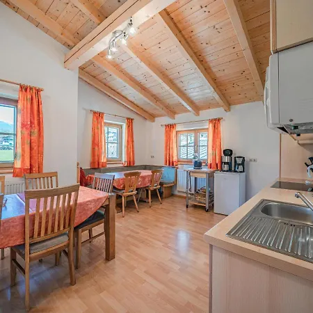 Hotter 12 Apartment *