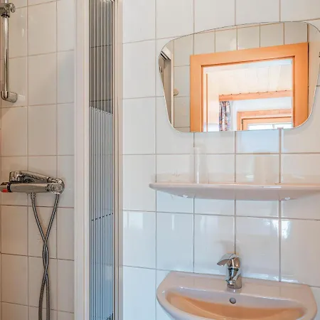 Hotter 12 Apartment